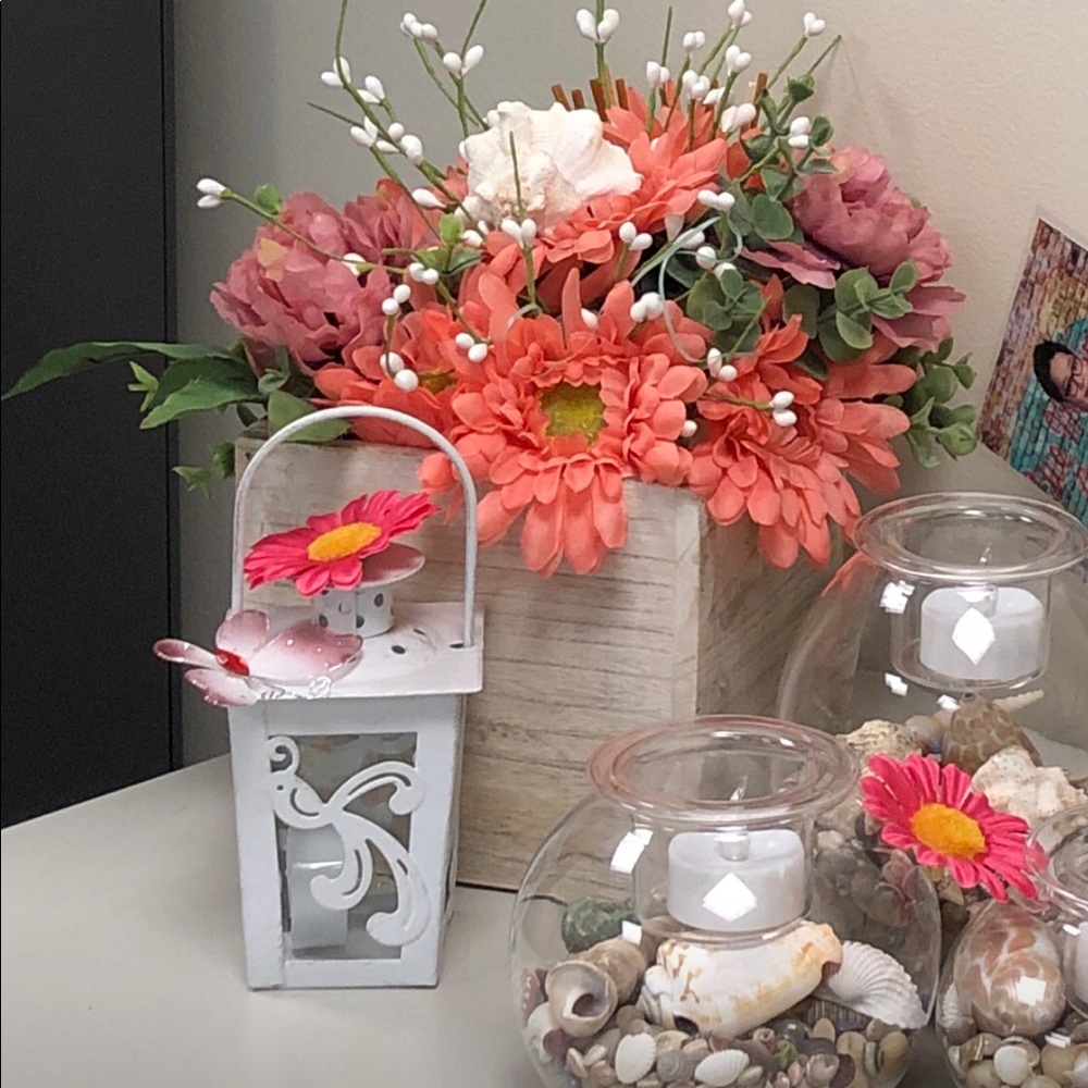 Set of 2 White & Gold Distressed Lanterns
